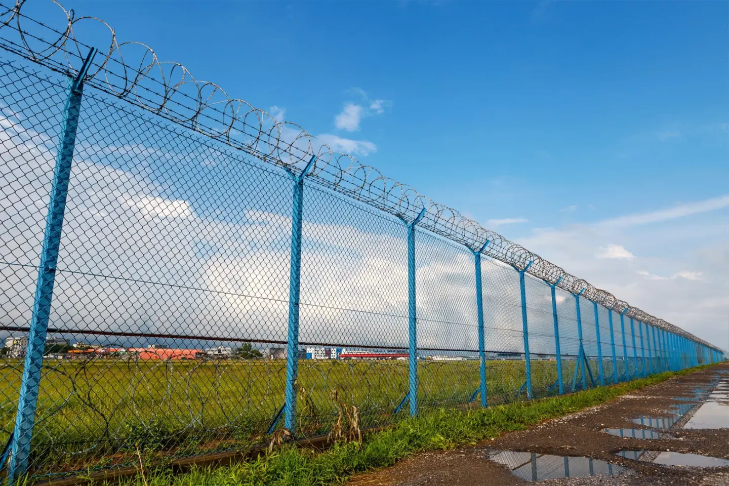 Security Fence Builder in Miami Valley, OH | Security Fence Installation | Tom’s Mulch Fence & Deck
