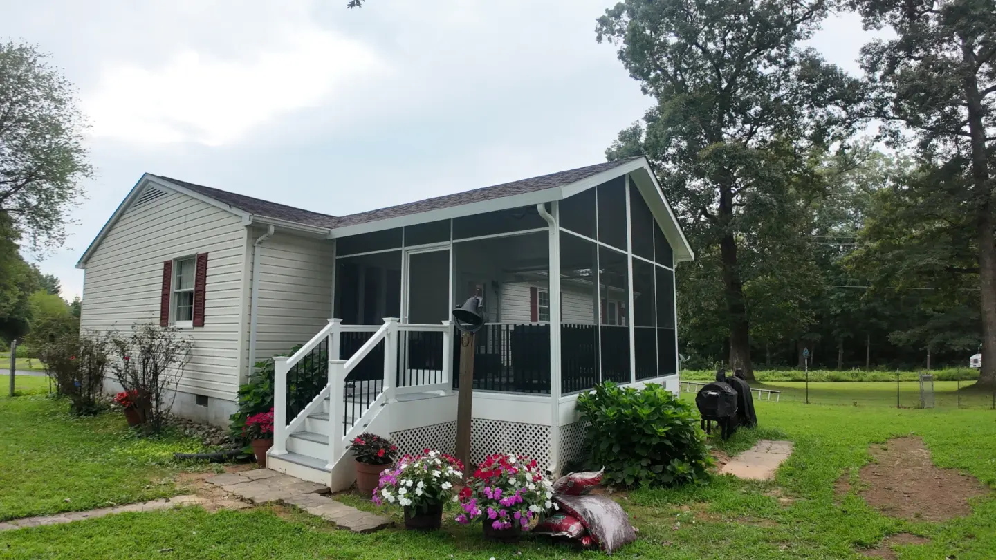 Screened In Porches in Miami Valley, OH | Screened Porch Builder | Tom’s Mulch Fence & Deck